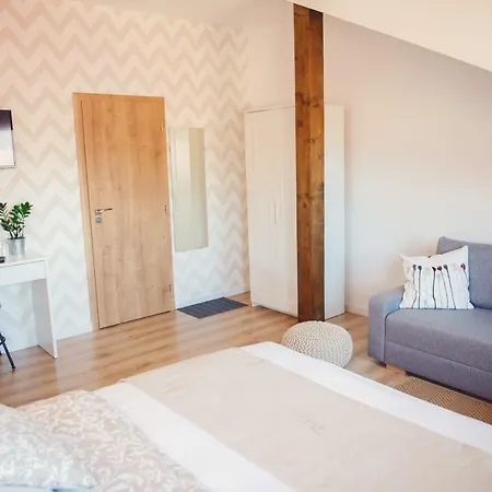 Albrechtt Gæstehus 3*